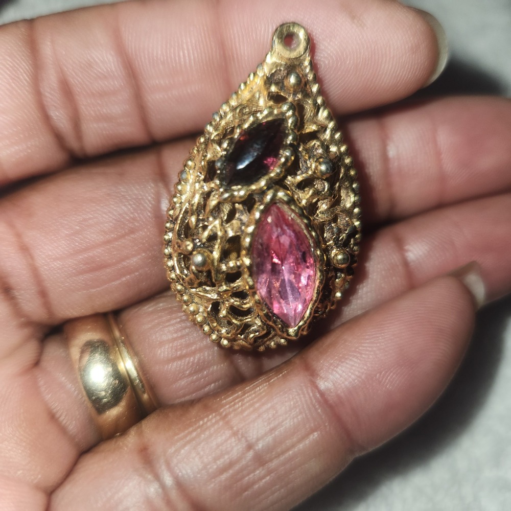 Vintage Gold Tone Filigree Teardrop Pendant Pink Purple Marquise Rhinestone - Picture 9 of 13